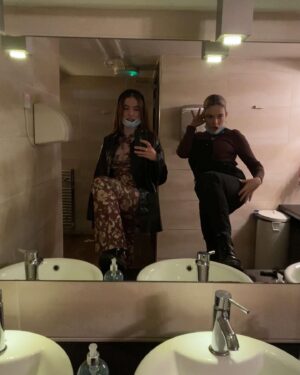 Allie Sherlock Instagram - Bathroom selfies @jessicadoolanx