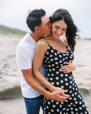 Allison Stokke Instagram - Coming in November… @rickiefowler might find himself a little outnumbered🤍👨‍👩‍👧