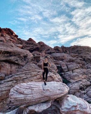 Allison Stokke Instagram - a red rock sunrise 🙌🏼