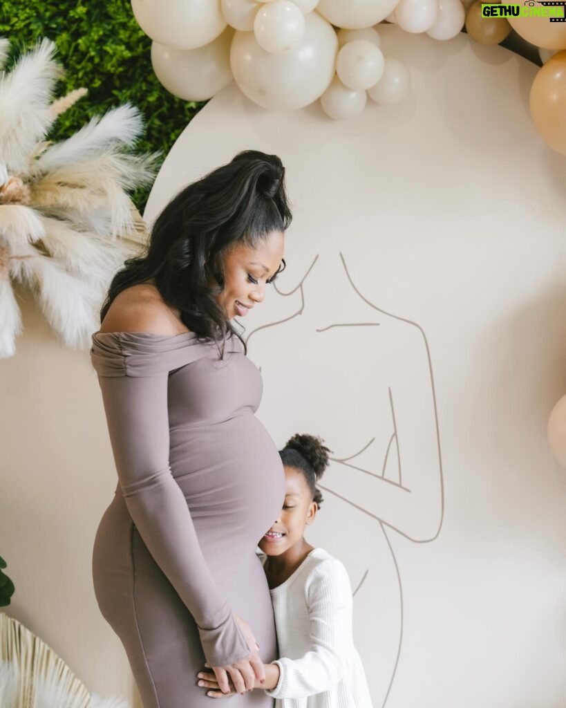 Allyson Felix Instagram - Surrounded by so much love! Can’t wait to meet you little one🤎👶🏾