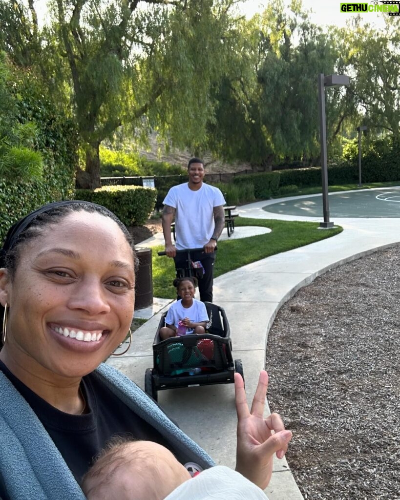Allyson Felix Instagram - I can confirm going from 1 kid to 2 is wild🤯🙃🤪but I love it here🫶🏾