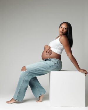 Allyson Felix Instagram - This pregnancy has been healing✨

Five years ago I was hiding my pregnancy, training in the dark and rarely leaving the house in hopes of securing a new contract, so I wouldn’t have to choose between motherhood and the profession I loved. I felt robbed of the experience. Today, I’m living this pregnancy out loud, experiencing joy and building @bysaysh because of the dark times I went through. I’m witnessing incredible mom athletes thriving in the midst of their professional careers and I see a shift in the culture. It’s mind blowing to see how far things have come in 5 years. Onward🤍