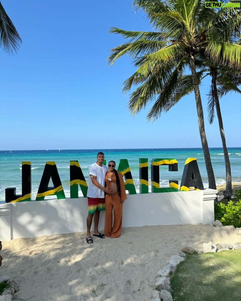 Allyson Felix Instagram - 22 years ago I went Jamaica for the World Junior Championships and met my now husband on that team. I also fell in love with the incredible people and the beautiful country. Even though they always cheered against me🤣 I honestly feel so appreciated when I am here. It was only right for us to come back for our babymoon. Jamaica will forever hold a special place in my heart. Thank you for all of the love and hospitality🇯🇲🖤