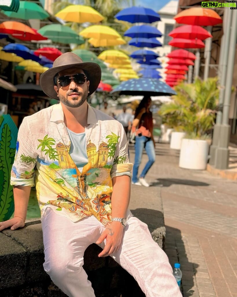 Aly Goni Instagram - Had so much fun on catamaran Sunset cruise 🥹💙🌊🇲🇺. @mauritius.tourism @europamedia.ent @mauritius_india #MauritiusNow #FeelOurIslandEnergy #mauritiustourism