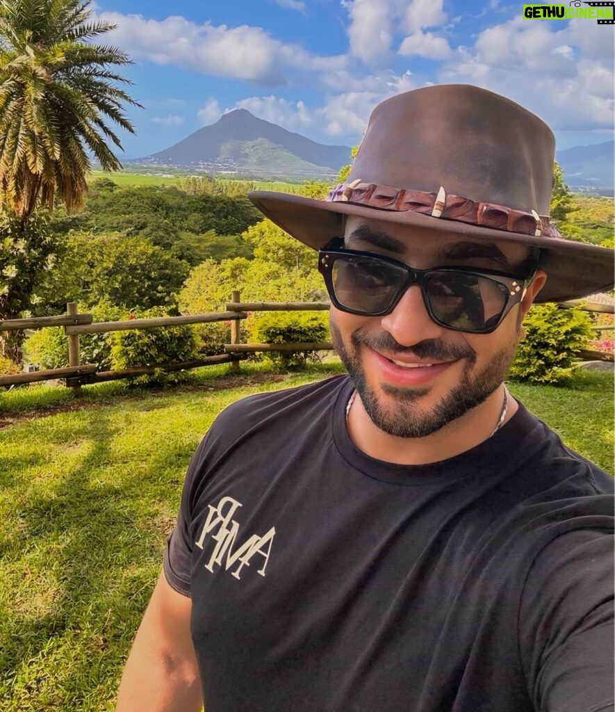 Aly Goni Instagram - Casela u have my heart 🥺❤️ 🐅🦁 🦜 🦓 🦒🦚 @caselamauritius @europamedia.ent @mauritius_india #leisurepark #caselamauritius #MauritiusNow #FeelOurIslandEnergy #mauritiustourism