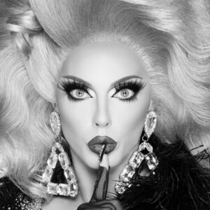 Alyssa Edwards Instagram - My Name Is Alyssa Edwards and THIS Is Alyssa’s Secret… 
Or Maybe Just A Quick Sparkle Sermon (insert Tongue Pop) 💅🏻 ✨ 
It’s A Glorious Day To Celebrate All Things YOU! Whether It’s A Bite Sized Step In The Right Direction Or A Marathon Victory Either Way, You WIN! So On This Good Day Rise Up, Grind and Shine Like The Gem You Are 💎 
I’m Sending All Y’all A Huge Texas Sized Hug 🤗 
Always and Forever,
Alyssa 
#DancingQueen #Drag #Queen #Alyssa