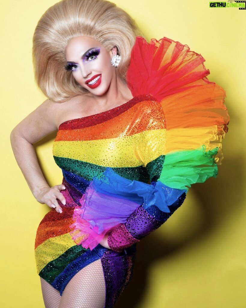 Alyssa Edwards Instagram - Your True Colors Are Beautiful Like A Rainbow 🖤 🤎 🏳️‍🌈🏳️‍⚧️ Happy PRIDE Month Y’all 🌈 📸 @justtobyme 👗 @bryanhearns 💁🏼‍♀️ @in2gr8ion #DancingQueen #Drag #Queen #PRIDE