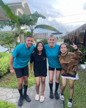 Amélie Neten Instagram - C’est parti jour j les amis rdv ce soir sur @w9officiel pour le lancement des apprentis aventuriers 👌🏻🥰❤️ @romaindazz ❤️
