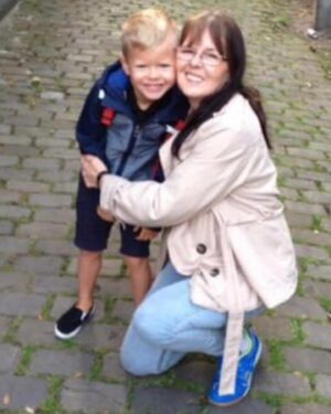 Amélie Neten Instagram - Joyeux 12e anniversaire à mon incroyable fils! 🎉 Chaque jour, tu me remplis d’amour, de fierté et de joie. Tu grandis si vite, mais tu resteras toujours mon petit garçon. Que cette année t’apporte beaucoup de rires, de découvertes et de moments inoubliables. Je t’aime jusqu’à la lune et au-delà. Bon anniversaire! ❤️🎂
