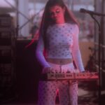 Amaia Romero Instagram - la gira de este verano está siento preciosa🥹💕 muchas gracias a toda mi people diseño de vestuario: @verycut3 fotos: @neelastica estilismo: @gooroo.gooroo escenografía: @eevgzz coreografía: @ouinaohr maquillaje: @ricardocalerov @vicentguijarro 🫂🫂🫂