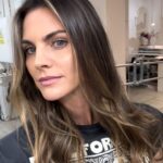 Amaia Salamanca Instagram - Después de verano he vuelto a las manos de @mariaroberts25 para retocar mi color de la gama Blondme con @schwarzkopfpro.spain y comenzar un nuevo proyecto! #blondme #authorityinblonde #schwarzkopfprofessional #schwarzkopfpro #partnersincraft