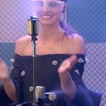 Amaia Salamanca Instagram - Desde hoy podéis ver el segundo programa de That’s My Jam en @movistarplus ! Suerte la mía de haber estado tan bien acompañada por @davidbisbal @luiszahera y @blancapaloma.rb … ya se me podía haber pegado algo de talento vocal 😂 Gracias @arturovallsofficial @lacoproductora @polvorafilmses por las risas y por dejarme destrozar la canción de La Sirenita. Make up: @beatrizmatallana para @guerlain #guerlainmakeup #terracotta Estilismo: @antoinella @antoniogrimaldi @itshoes