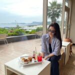 Amanda Chou Instagram - / 逛逛傳統市場 看看海 看看夕陽 我的藍調時光😌