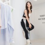 Amanda Chou Instagram - / 來自韓國的品牌Nylora 將韓系簡約的設計融合了運動休閒 讓運動也可以有氣質與高雅 這是我第二套Nylora 材質舒服又可以收肉肉 穿美美的去健身 瑜珈 皮拉提斯 不只更有動力 心情也會變好喲🤍 - @asportofficial @nylora_kr #MeetNYLORAInASPORT
