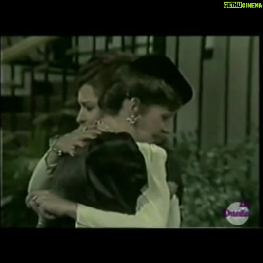 Amanda Gutiérrez Instagram - #TBT 1984 Siempre es un placer recordar esta maravillosa novela "La Dueña" está escena junto a mi querida comadre-hermana escogida @carlotasosa "tiempos de un antiguo esplendor"