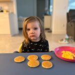 Amanda Nunes Instagram - The best mornings ever is to wake up and have a breakfast with you Goo. @raeganannnunes Melhores manhãs da minha vida!!! (acordar e tomar café com vc boo). 🥰