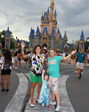 Amanda Nunes Instagram - I can’t wait for us to be 4. 👩‍👩‍👧‍👧 Em breve seremos 4. #happiestplace #disneyworld