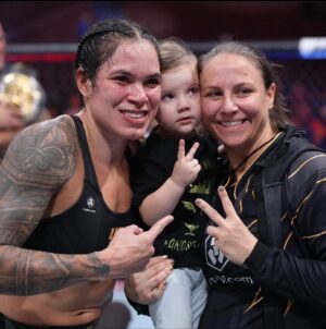 Amanda Nunes Instagram - Just want to say thank you very much to my soulmate for everything @ninaansaroff Obrigada meu amor por fazer essa caminhada se tornar mais fácil, Eu lhe agradeço de todo o meu coração. @ninaansaroff