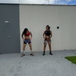 Amanda Nunes Instagram - 🇧🇷 Resenha do Studio 🇧🇷#canudinho com ela @vanessa.nunes.946954 who wants to dance with me? 😂😂😂