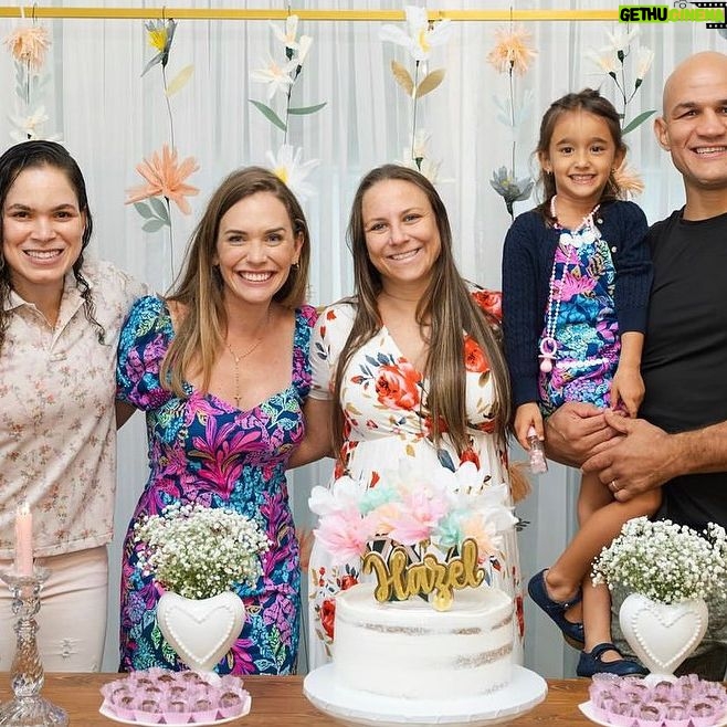 Amanda Nunes Instagram - Thank you so much to everyone that came out yesterday to my surprise shower for baby Hazel. A special thank you to @isadora1207 @juniorcigano and @amanda_leoa for planning everything. It was perfect. 🩷🥰🎀