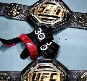 Amanda Nunes Instagram - Randomly walking in the parking lot, after missing the open workout in Miami because we were training. We ran into @danawhite, we weren’t in the UFC yet but I told him I would be his champion. 11 years later, 2 belts and 2 babies.  I never expected to have a chance to meet Dana. Let alone in those circumstances, walking alone. I don’t think he realized he was alone. This man gave me a career that shaped my independence today. Nothing but respect. Forever grateful. #andstill #4ever #champchamp #ufc #deusnocomando