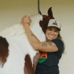 Amanda Nunes Instagram - If I grab a neck now I won't let go 😜 Se eu pegar um pescoço agora, eu não largo . 🦁 #fazendalagoaverde