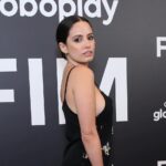 Amanda de Godoi Instagram - Um vestido emprestado da @gigigrigio e um sonho: Pre estréia de FIM Disponível amanhã @globoplay Fotos: Globo /@robertofilho_profissional