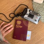 Amanda de Godoi Instagram - Descobri durante a pandemia que tinha direito à cidadania portuguesa e procurei a @cidadanialusoitaliana pra me ajudar no processo. Meu bisavô Manoel veio pro Brasil pra recomeçar a vida pós 1ª Guerra. Ele escolheu Conselheiro Lafaiete pra viver, cidade onde ainda mora grande parte da minha família Corrêa ❣️ Ele era pedreiro e nas horas vagas construiu sua propria padaria (essa da 5ªfoto) e daí começou parte da minha historia. A assistência da @cidadanialusoitaliana foi excelente, a equipe me transmitiu muita transparência no serviço e me deram todo o suporte e ajuda para encontrarmos os documentos certos para darmos entrada no processo. Eles auxiliam com a cidadania portuguesa 🇵🇹, italiana 🇮🇹 e espanhola 🇪🇸. Se você tem curiosidade de saber se tem direito a alguma dessas cidadanias e com isso dar entrada no seu processo, entre em contato com elas! Confio de olhos fechados!