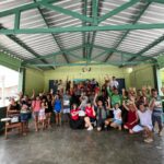 Amanda de Godoi Instagram - Fim de mais uma missão! Dessa vez fomos entregar pessoalmente as mais de 7,5 toneladas em cestas básicas nas várias comunidades ribeirinhas ao longo do Rio Manicoré, no Amazonas. Milhares de pessoas estão sendo afetadas pela pior seca da história que o Norte do nosso país está passando. Muito obrigada a todas as pessoas que ajudam nas campanhas de doações. Muito obrigada ao @idesam pelas doações e pela parceria. @greenpeacebrasil