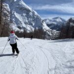 Amandine Petit Instagram – ces moments en famille 🤍❄️
1. positive mind, positive vibes, positive life 
2. danser   chanter   la famille   la montagne = mes passions réunies 
3. réveil en douceur 
4. une vue tellement incroyable @ynyciotignes @montagnettes 
5. ski aux pieds, l’emplacement est parfait
6. après les bronzés font du ski, les Petit aux ski ! 
7. une pause dej sur les pistes bien méritée au @bazurto.restaurant chez @juanarbelaezchef c’est excellent ! 
8. 50 minutes de massage plus tard …
9. terminer la journée dans le jacuzzi face à la montagne 
10. best place avec ma sœur 🎀💕🫧

Merci à @sunweb et @montagnettes pour l’organisation et l’accueil #montagnettes #montagnettesmemories
#montagnetteswinter #ynyciotignes
#bazurtotignes#collaborationcommerciale#invitation