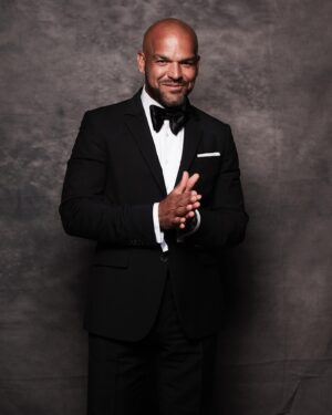 Amaury Nolasco Instagram - Shaken.. Not Stirred 🍸
#PremiosPlatino