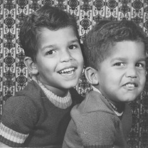 Amaury Nolasco Instagram - You always laugh at my jokes even when they are not funny. You are always there to listen to my problems. You celebrate my triumphs just like if they were yours. Your love is unconditional. And for this I thank God everyday for blessing me with a brother like you.
I want to tell the whole world is your birthday. And scream how much I LOVE YOU ❤️ 
Happy Birthday papá ... @nolaskeinn 
#como es? #coin #cohete🚀 #aahaha