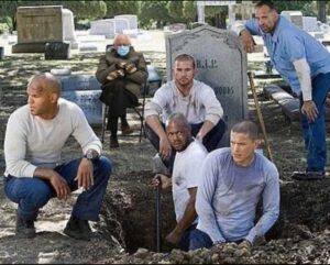 Amaury Nolasco Instagram - Look who decided to escape from prison with us ! #BernieSanders #PrisonBreak