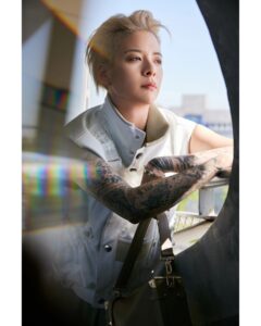 Amber Liu Instagram - A perfect night with LV #LVVOYAGER #LVPREFALL24 #NicolasGhesquiere #LouisVuitton