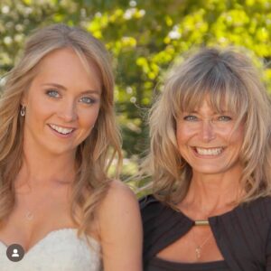 Amber Marshall Instagram - A very Happy Mother’s Day to all the Moma’s out there. 🌷