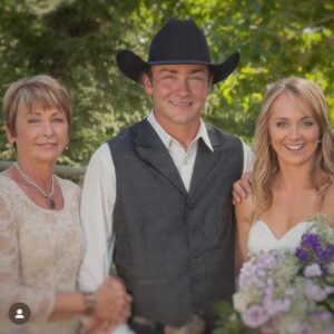 Amber Marshall Instagram - A very Happy Mother’s Day to all the Moma’s out there. 🌷