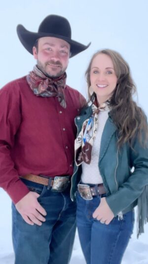 Amber Marshall Instagram - From chores to date night ready, we’ve mastered the quick change. 😁 
Now headed for dinner with my Valentine… 🥰

 #MyValentine #DateNight ❤️