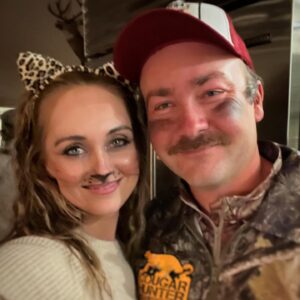Amber Marshall Instagram - 👻 It’s that time of year when you can go out dressed like a cat, and no one asks if you are doing okay… 🐱 

Also… Amy Fleming showed up at the same party!! (See photo #2) 😅

#Halloween #DressUp #HappyHalloween