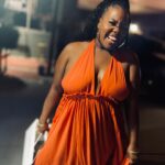 Amber Riley Instagram - Yea. THIS happy 😊 if you were in my GRWM Live, this is the finish product 🫶🏾 I may do another one tonight with my Subscribers Only hehehe 🤭 📷: @scoobzdoo Shoutout to @taisho_shermanoaks and to Figs for making our dinner so special! Thank you 🙏🏾