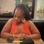 Amber Riley Instagram - Yea. THIS happy 😊 if you were in my GRWM Live, this is the finish product 🫶🏾 I may do another one tonight with my Subscribers Only hehehe 🤭 📷: @scoobzdoo Shoutout to @taisho_shermanoaks and to Figs for making our dinner so special! Thank you 🙏🏾