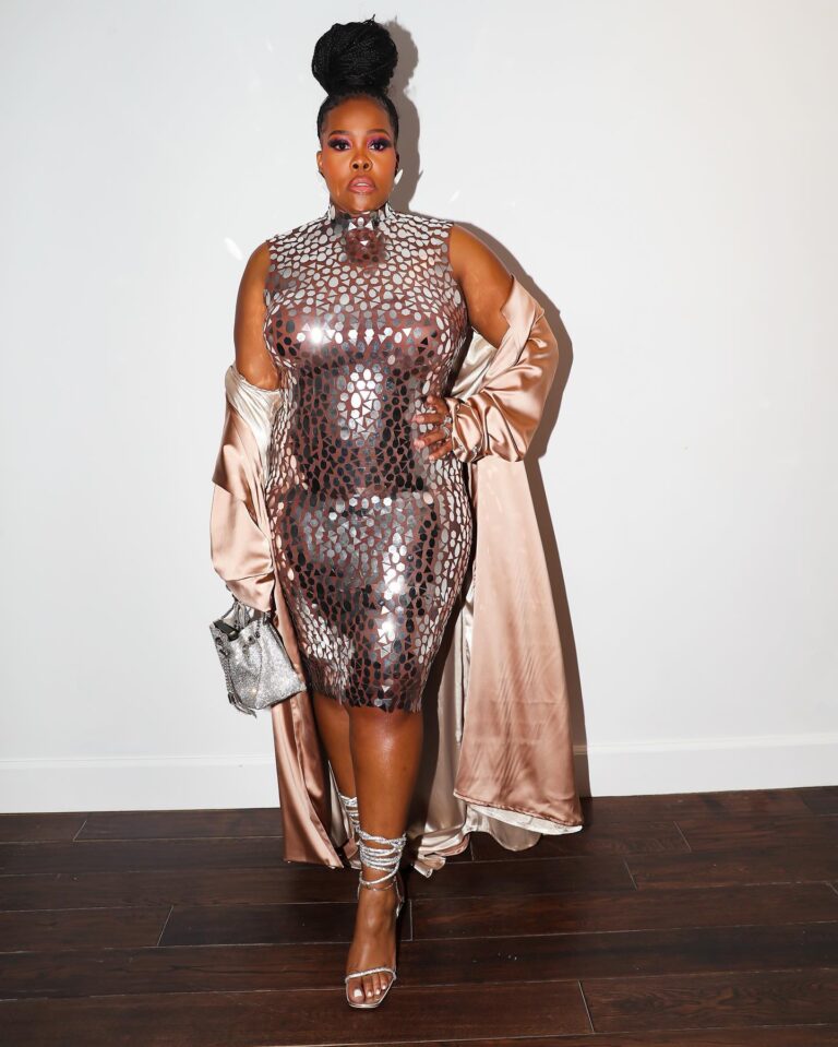 Amber Riley Instagram - Last night, I felt like chocolate dipped in honey. I felt like art. I felt so freaking beautiful and loved and I got to support a great cause. What @eltonjohn has done for HIV/AIDS research is inspiring. $9 million raised in one night 🙌🏾 ASTOUNDING. #EJAFOscars @ejaf Picture #9, I can just HEAR this photo and it sounds GOOD 😂 Picture #10 I gave birth to him, my baby 😍🥰 Thank you team! Styled by an ICON: @icontips Beat by: @missdrini 👗: @angelbrinks 🧥: @jaredlamar I GOT SNAPPED BY A LEGEND: THEE @alfredoflores