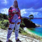 Amber Riley Instagram - Filming in Greece. Sometimes I can’t believe my life 💗🥹 Hair&📸 : @marvinzworld_ Makeup: @veechanda