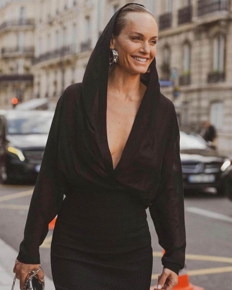 Amber Valletta Instagram - Summer time in Paris 🌞 Merci to my friends and family who made this journey bright & memorable💛 there might be a few themes happening here😂❤️