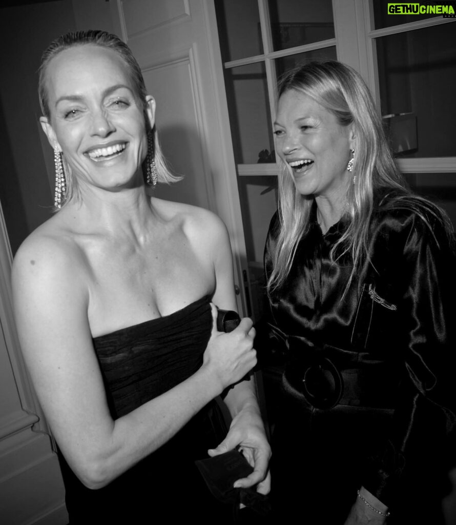 Amber Valletta Instagram - Happy Birthday Kate! You are truly one of a kind. You are a magical light spirit that brings joy to so many people! May you feel all the love and good wishes for you today and everyday! Here is to many more good times. I love you much @katemossagency ❤️🩷🤩🌟💋💕🥰🌙💫🎂🍭🪽🦄