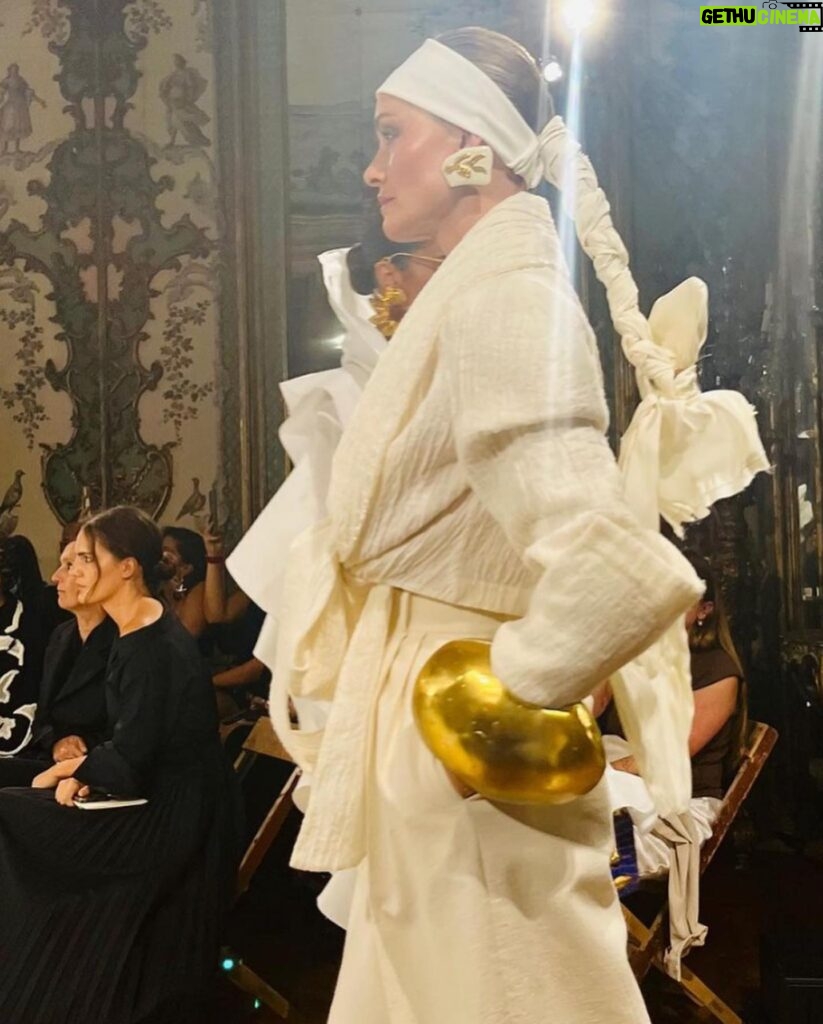 Amber Valletta Instagram - Thank you @danielroseberry for your elegance and attention to the perfection of details @schiaparelli 💛congrats on a gorgeous show! Gorgeous glam by @patmcgrathreal and @guidopalau ❤️ Clip from @vanityfetch