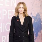 Amber Valletta Instagram – A surprise moment during the Green Carpet Fashion Awards; @AmberValletta challenging guests to eat their jeans! Pasta was served with tomatoes 🍅 grown using @candianidenim COREVA denim – the same material was used to create her bespoke dress designed by @triarchy. 

@triarchy: “We are very proud to create a bespoke look for Amber using our plastic-free stretch denim. As this is a “green” carpet, we wanted to design something unexpected using denim. Our first thought was a dress, but we have always been inspired by a woman in a classic tuxedo. The result was an amalgamation of the two.”

The short tuxedo jacket features a traditional double lapel collar, button front, and slim sleeves. The back features a feminine low scoop to give a formal element to the design, which was executed using plastic-free stretch denim in sustainable onyx black.

#GreenCarpetFashionAwards #CanYouEatYourJeans? #CorevaDenim #Triarchy #Candiani #ambervalletta