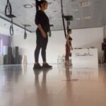 Ambra Angiolini Instagram - Terza e ultima nuova ossessione del mese …presto vi comunicheremo le date della classe “BUNGEE FLY EFFECT “voi intanto iniziate a volare con l’autostima… @camillalucchini e io vi aspettiamo per farlo succedere davvero… ( quella che vedete nel reel è la mia quarta lezione 😍SI PUÒ FAREEEEEEE!!!! )