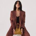 Ambra Angiolini Instagram - E questo è il mio nuovo progetto DUA BAG … “ per tutte le donne che sono “ grazie a @giannichiarini per …averle fatte sentire tutte giuste #madeinitaly #newproject #bag #dua #women #adv