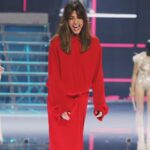 Ambra Angiolini Instagram - La chiacchiera libera ce l’ho sempre avuta già da bimba, quello che non avevo mai liberato era la voglia di essere quello che decido io. Togliere dalla mia esistenza la frase “ gabbia “ dello “ Stai meglio con “ oppure “ Mai piu i capelli, il vestito l, i chili, le scarpe , i carboidrati, il verde…” La libertà è spazio d’incidenza dove tu puoi incidere, sei libero ” ( Gaber- Luporini) Grazie ai miei collaboratori e amici che ogni lunedì disegnano un’altra mia “ inquilina” senza orari e senza cattivo umore @gra69 che mi “ riconosce “ sempre e mi ama tantissimo @patrizia.delcuratolo che è la persona più disponibile e gentile del cosmo @susanna_ausoni per le visioni da indossare … parecchio #amore e non finirà qui… #styleinprogress @xfactoritalia @skyitalia
