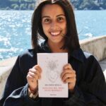 Ambra Angiolini Instagram - E quando penso di essere un disastro arrivano i tuoi occhi e le tue mani… sono orgogliosissima @jolandarenga “ QUALCOSA NEL MODO IN CUI SBADIGLIA “ è il tuo primo romanzo… dal 26/09 in tutte le librerie. Per tutti quelli che non scappano dalla realtà, dal proprio “ sentire tutto “ e trasformano la vita vera in qualcosa di più speciale .